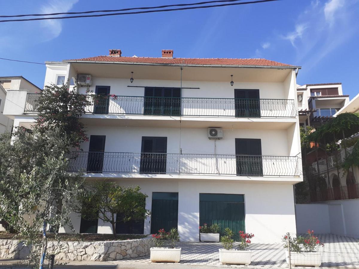פודסטראנה Apartmani Ami מראה חיצוני תמונה